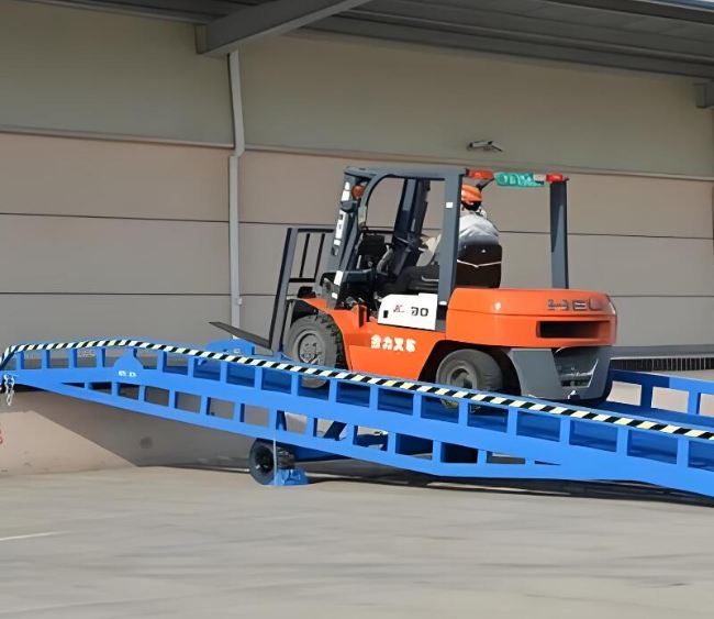 宣威移动式卸货平台（叉车用）